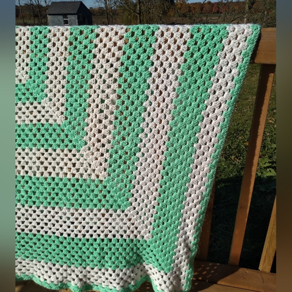 Vintage Handmade Crocheted Afghan, Green & White Square Pattern, 72 x 66… - Picture 6 of 14